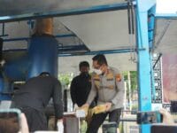 Kapolrestabes Makassar bersama jajaran kepolisian memusnahkan barang bukti narkoba senilai Rp16,2 miliar di halaman Mapolrestabes Makassar sebagai simbol komitmen dalam memberantas peredaran narkotika di Sulawesi Selatan.