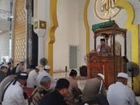 Polres Kolaka Timur Gelar Safari Dakwah, Personel Jadi Khatib hingga Imam Salat Jumat